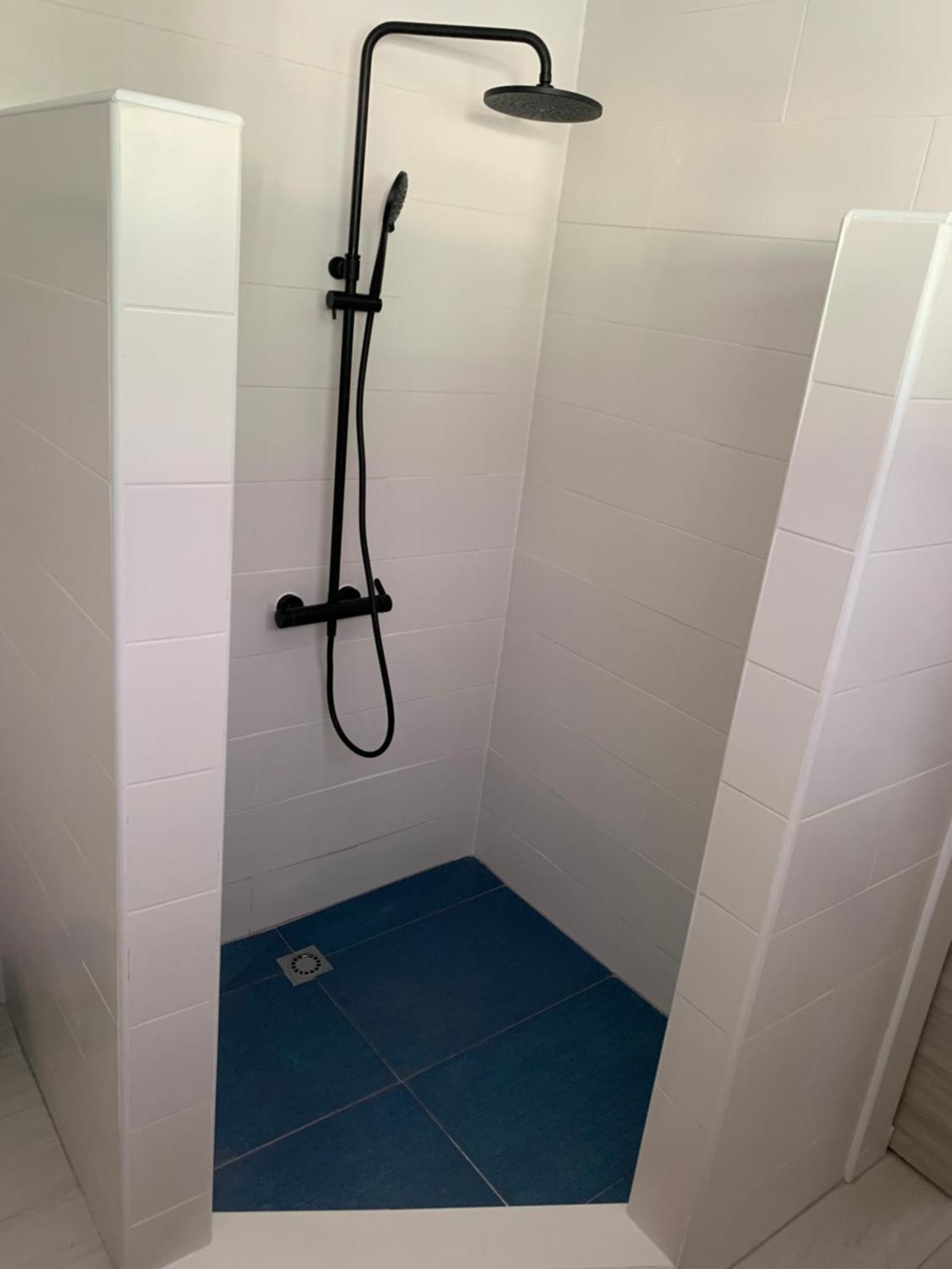 A Tomo Mai Homestay, Close To Airport, Private Bathroom Free Parking And Wifi With High Connection And Breakfast Optional Faaa Buitenkant foto