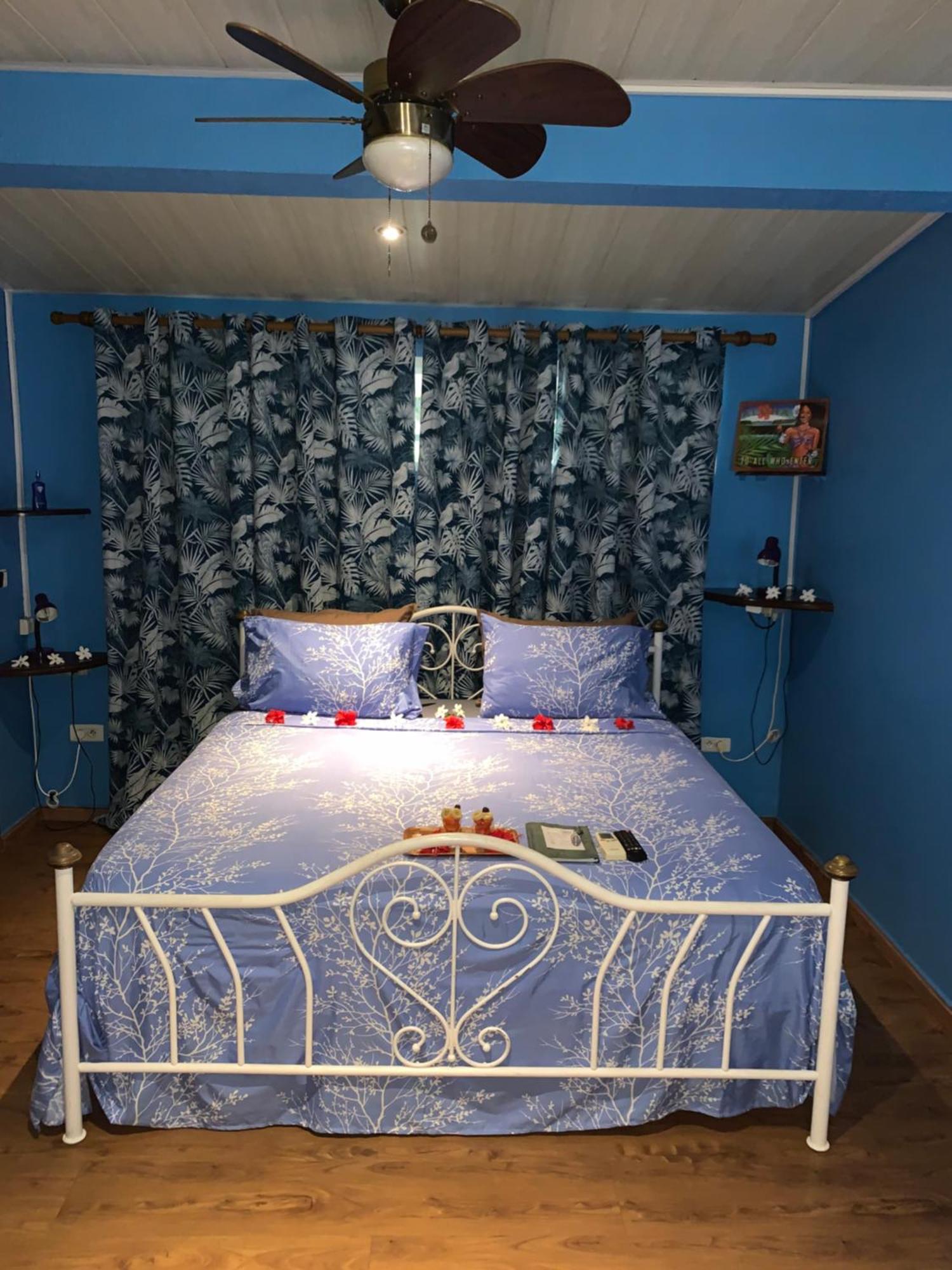A Tomo Mai Homestay, Close To Airport, Private Bathroom Free Parking And Wifi With High Connection And Breakfast Optional Faaa Buitenkant foto