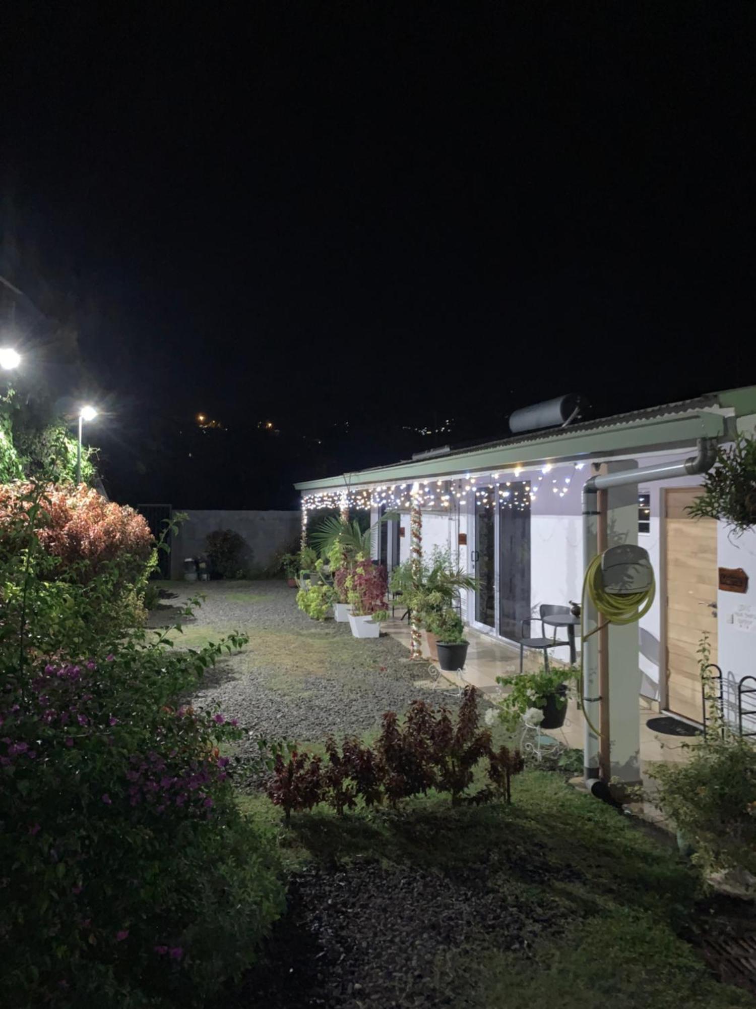 A Tomo Mai Homestay, Close To Airport, Private Bathroom Free Parking And Wifi With High Connection And Breakfast Optional Faaa Buitenkant foto