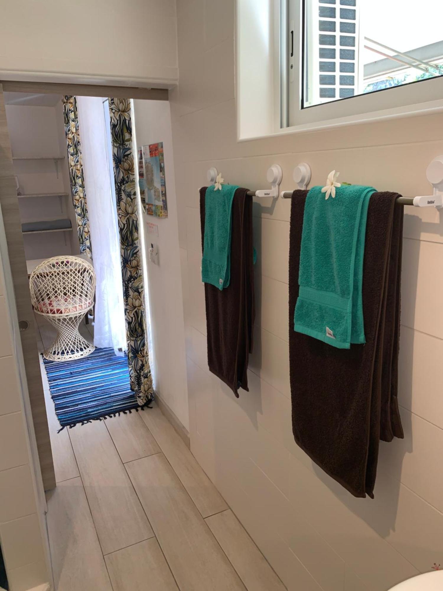 A Tomo Mai Homestay, Close To Airport, Private Bathroom Free Parking And Wifi With High Connection And Breakfast Optional Faaa Buitenkant foto